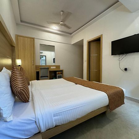 Hotel Galaxy Mumbai Exterior foto