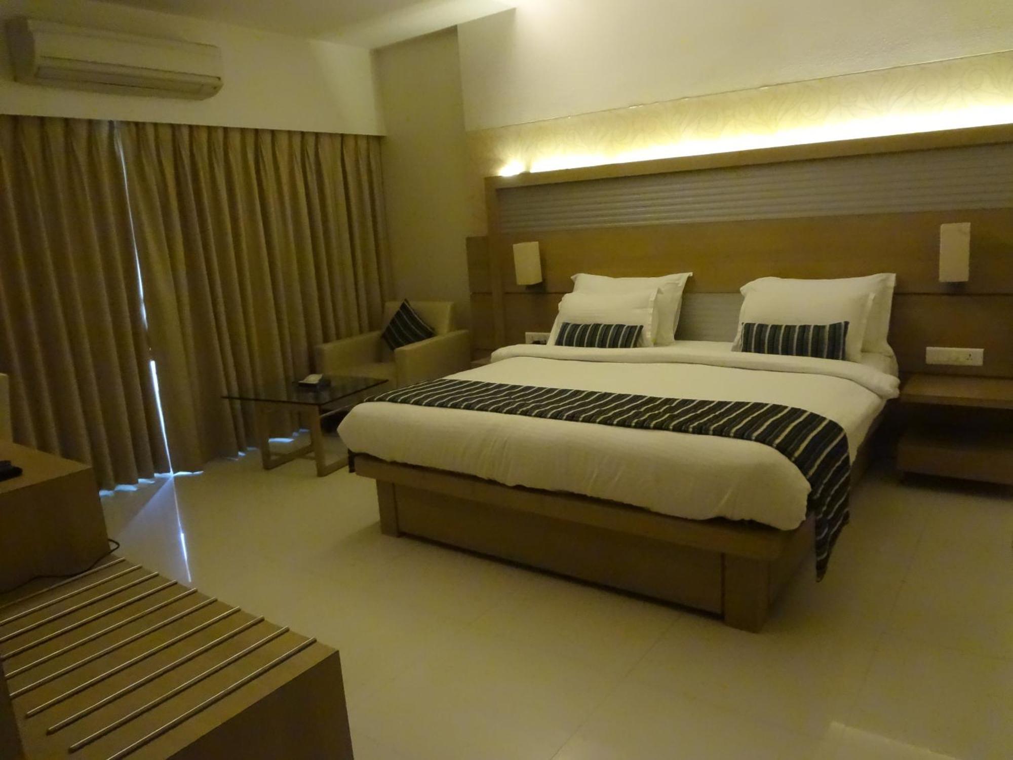 Hotel Galaxy Mumbai Exterior foto