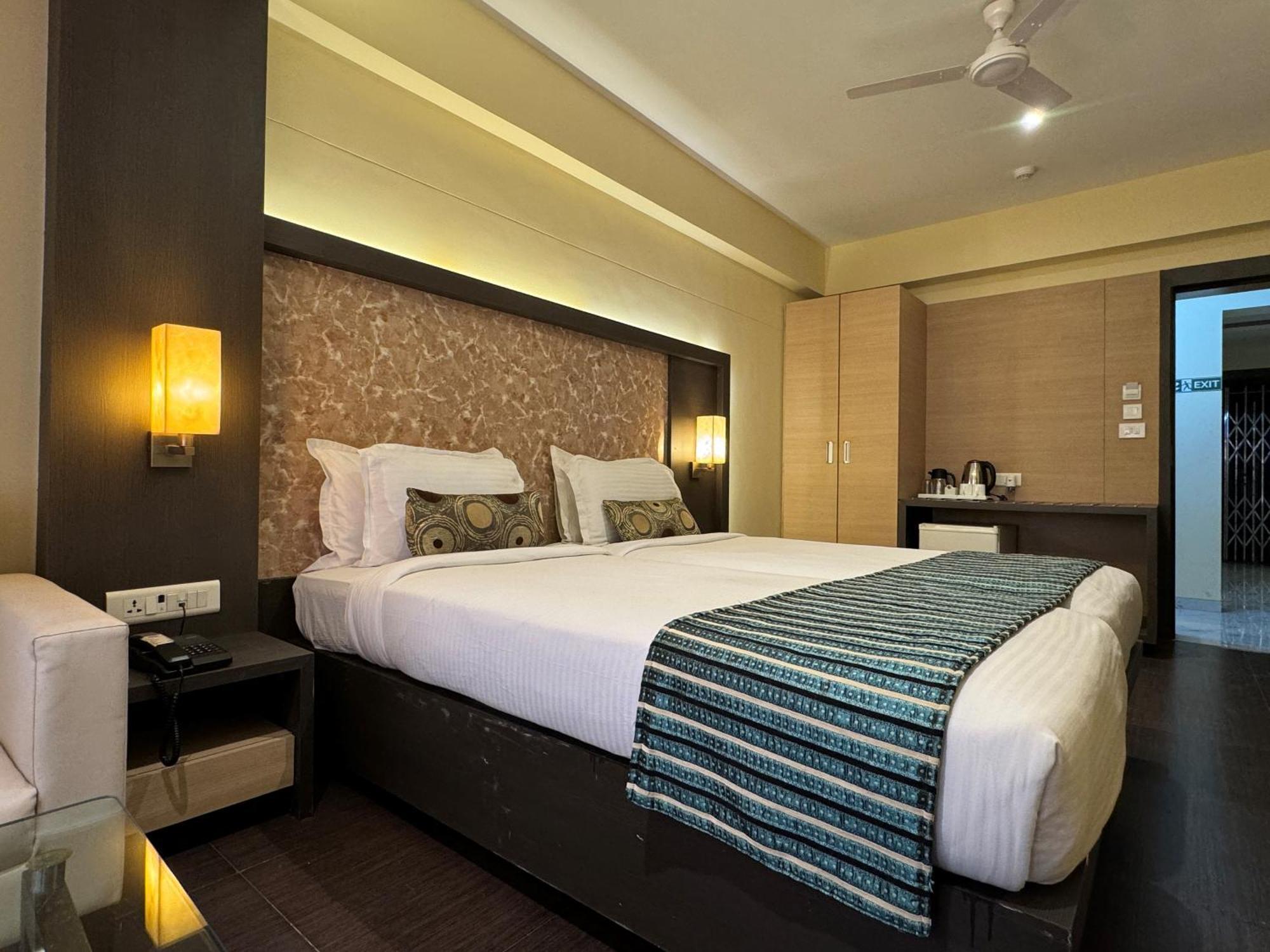 Hotel Galaxy Mumbai Exterior foto