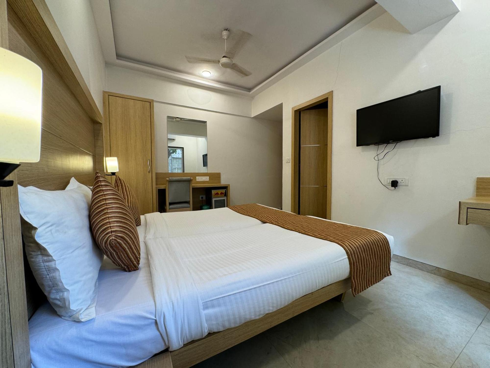 Hotel Galaxy Mumbai Exterior foto