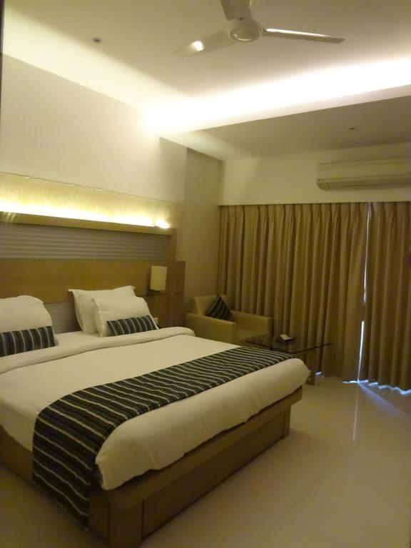 Hotel Galaxy Mumbai Exterior foto