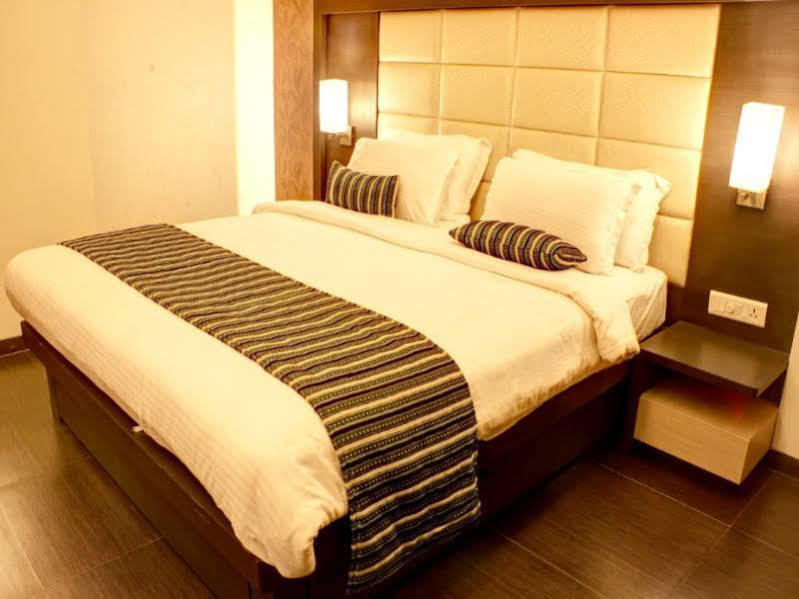 Hotel Galaxy Mumbai Exterior foto