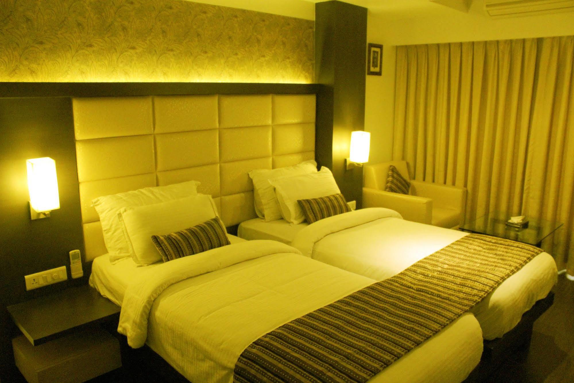 Hotel Galaxy Mumbai Exterior foto