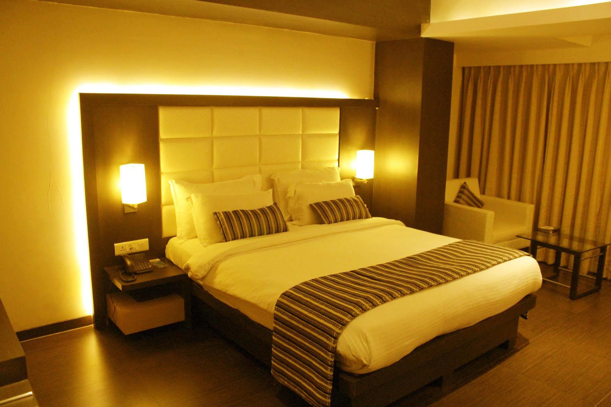 Hotel Galaxy Mumbai Exterior foto