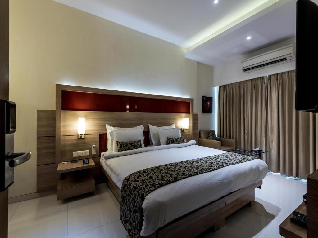 Hotel Galaxy Mumbai Exterior foto